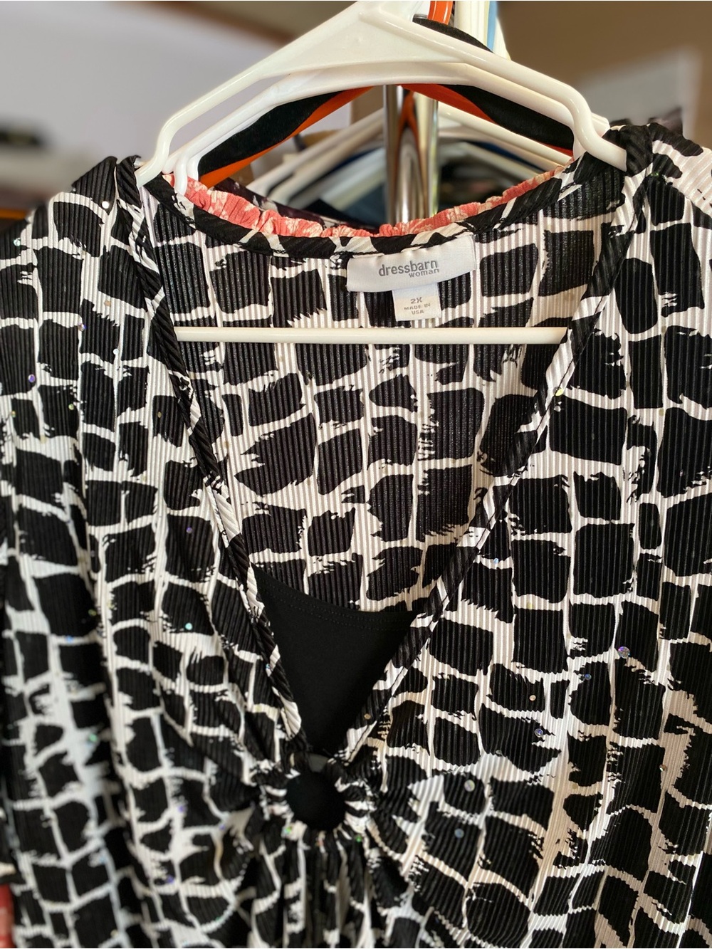 dressbarn Black & White Abstract Blouse - Picture 4 of 7